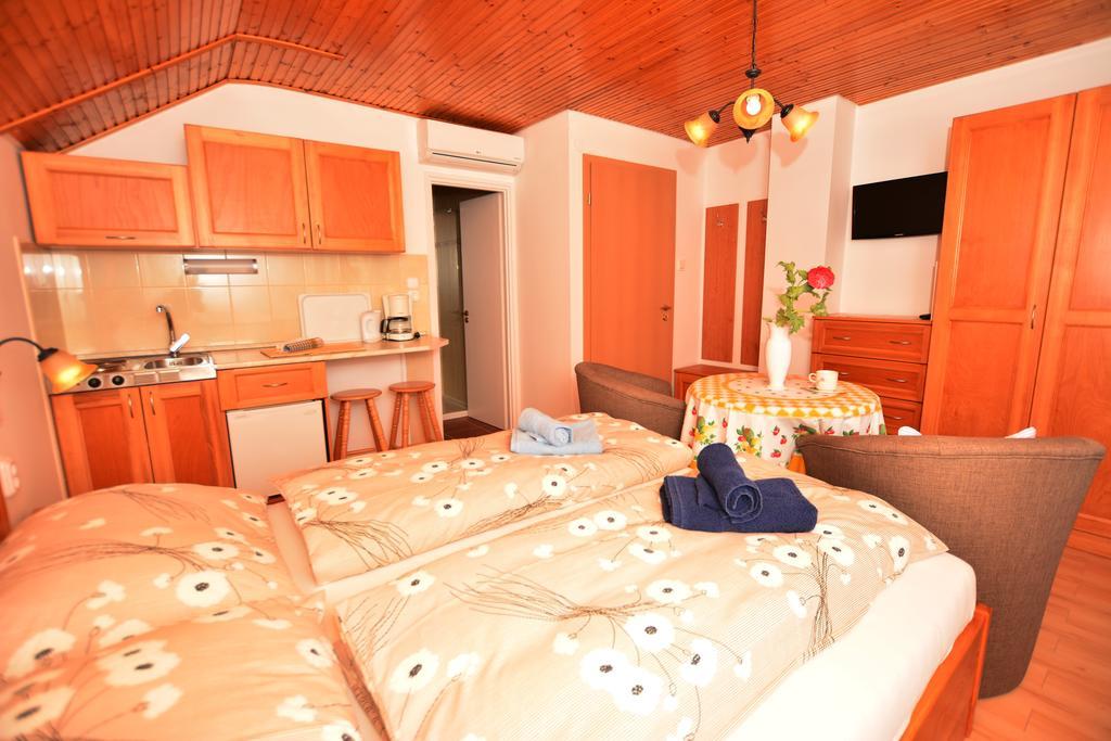 Viragoskert Apartman Hévíz الغرفة الصورة
