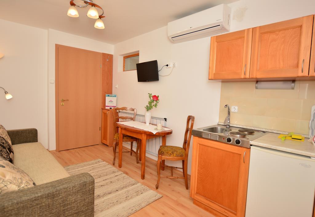 Viragoskert Apartman Hévíz الغرفة الصورة